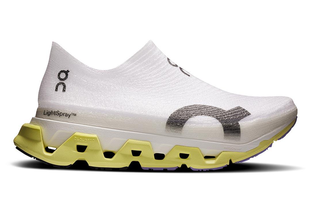 On LightSpray Cloudmonster 3 Hyper